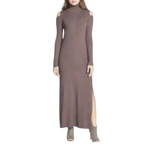 TOMMY BAHAMAS Hobart Cold
ShoulderRib Knit Maxi Dress
Mink Heater Sz M